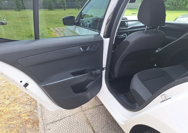 Skoda Fabia cena 37999 przebieg: 161200, rok produkcji 2020 z Opole Lubelskie małe 106